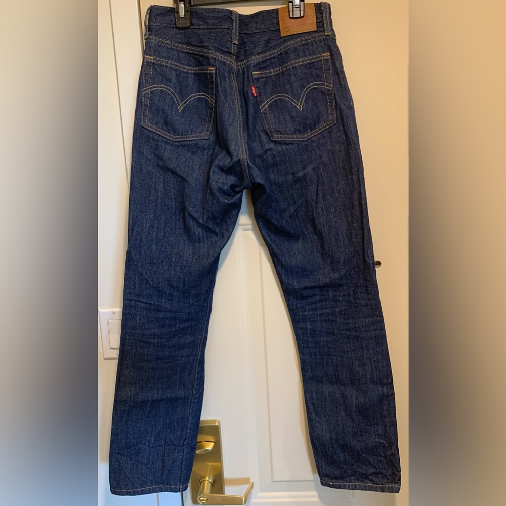Levis 501 Original Jeans 28W x 30L. Dark wash.
